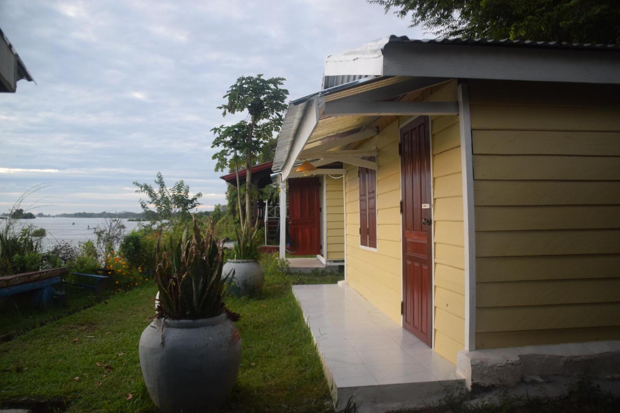 Don Som Riverside Guesthouse Dış mekan fotoğraf